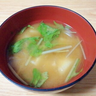 じゃがいもと水菜の味噌汁